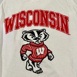 Unisex Wisconsin Badgers White Logo T Shirt(University of Wisconsin), Sz Medium